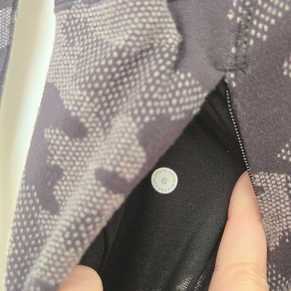 lululemon athletica Close To Crossing Long Sleeve Top - Picture 4 of 5